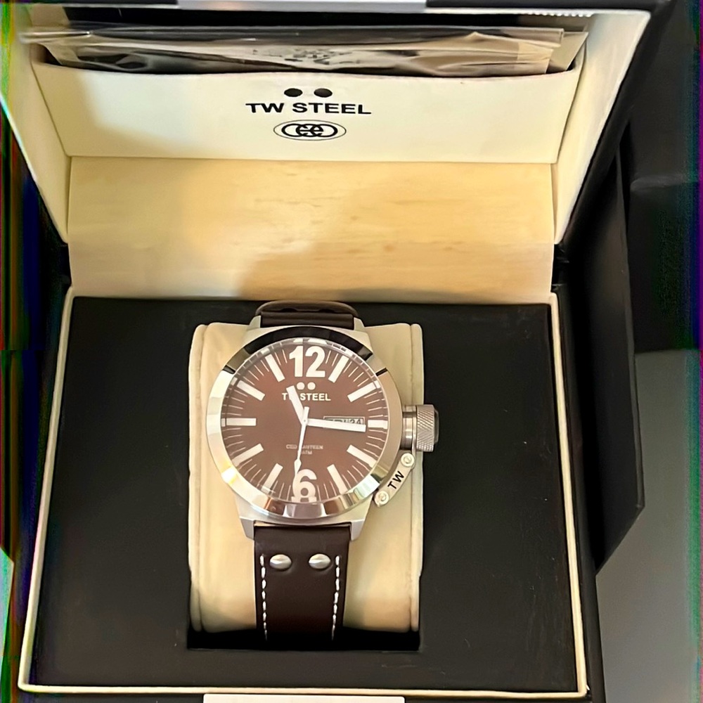 TW STEEL WATCH. BRAND NEW.